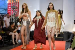 primeira dama e vice governador prestigiam desfile em homenagem ao macrame e participam de assinatura de contratos do empreender pb 3