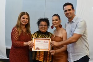 primeira dama e vice governador prestigiam desfile em homenagem ao macrame e participam de assinatura de contratos do empreender pb 4