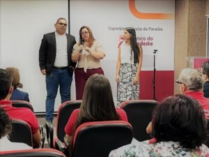 de representante comercial a marca propria cliente do crediamigo transforma negocio pela economia circular e solidaria