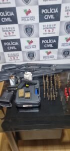 em mataraca investigacao da policia civil resulta em dez mandados judiciais cumpridos tres homens presos e armas apreendidas
