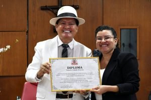 homenagem a alcymar monteiro vereadora jailma carvalho concede titulo de cidadao pessoense ao rei do forro