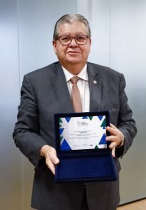 joao azevedo recebe premio do tesouro nacional pela gestao fiscal da paraiba 1