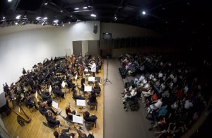 orquestra jovem da paraiba apresenta concerto com musicas de varias culturas e solo de violoncelo 2
