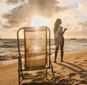 reveillon minha praia celebra a chegada de 2026 com shows de funkeira os eloquentes e dj astek na praia do seixas