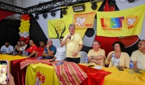 João Azevêdo reforça unidade e compromisso com projeto coletivo para Paraíba continuar avançando durante posse de Ronaldo Barbosa no PSB/JP