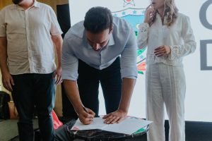 Lucas Ribeiro assina termos de fomento e destaca maior apoio já realizado a eventos do período carnavalesco em Campina Grande