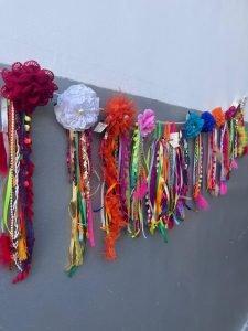 reeducandas da julia maranhao produzem acessorios de carnaval a partir de materiais sustentaveis em projeto de ressocializacao 2