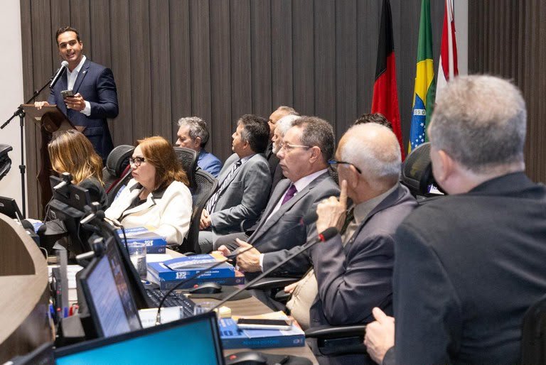 Lucas Ribeiro participa de celebração dos 135 anos do TJPB e reforça importância da harmonia entre os Poderes Lucas Ribeiro participa de celebração dos 135 anos do TJPB e reforça importância da harmonia entre os Poderes