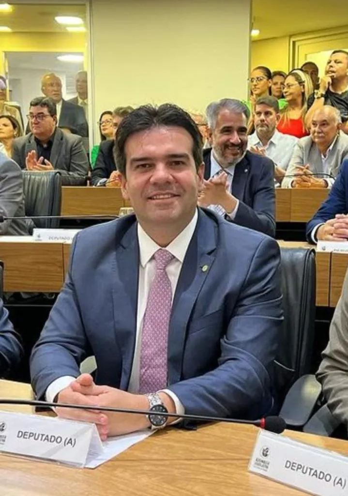 Principal 27 Projeto de Eduardo Carneiro garante prioridade em programas habitacionais para famílias de pessoas autistas na Paraíba